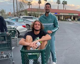 Ο Τζόκοβιτς πήγε για ψώνια και αγόρασε... Τσιτσιπά! (photo)