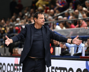 Έξαλλος ο Αταμάν με παράβαση που δόθηκε στον Κένεθ Φαρίντ (video)