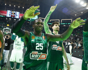 Ο Ναν αποθεώθηκε στα αποδυτήρια του Παναθηναϊκού - Το «ευχαριστώ» του Χουάντσο (video)