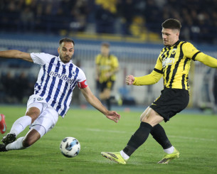 Ένας Γιόβιτς δεν έφτανε στην άτυχη ΑΕΚ που πέταξε βαθμούς στο Περιστέρι