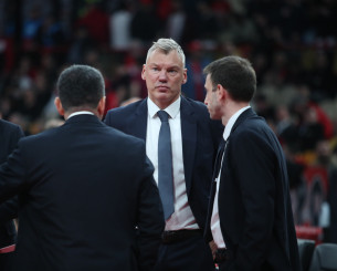 Οι αποδοκιμασίες στον Σάρας από τον κόσμο του Ολυμπιακού - Το video του Athletiko