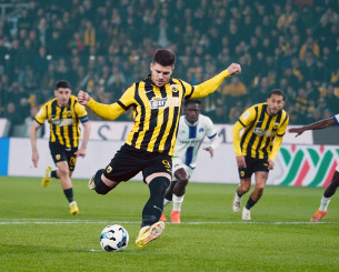 Ο Κοϊτά κέρδισε πέναλτι, ο Γιόβιτς το 1-0 της ΑΕΚ (video)