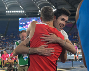 Αντίπαλος του Τεντόγλου σημείωσε την καλύτερη επίδοση της ιστορίας στα... 60μ εμπόδια επτάθλου (video)