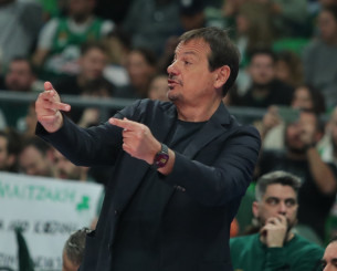 Αποδοκιμασίες από τον κόσμο στο T-Center και «γκάζια» Αταμάν για το κακό πρώτο δεκάλεπτο