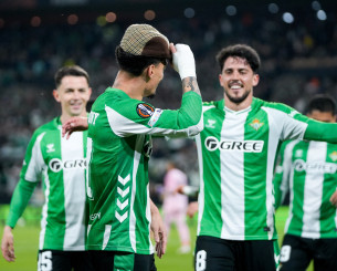 Πού βρήκε ο Άντονι την τραγιάσκα κόντρα στον Παναθηναϊκό και έγινε viral (video)