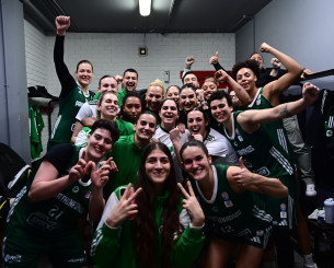 Ο Παναθηναϊκός νίκησε σε ματς-θρίλερ τον Ολυμπιακό και τον απέκλεισε στα ημιτελικά της Α1 Γυναικών