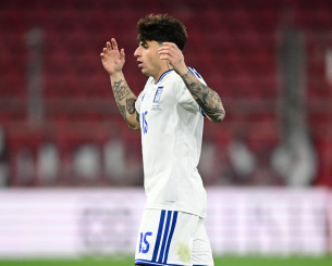 Ανησυχία για Ρότα - Αποχώρησε κουτσαίνοντας από το «Καραϊσκάκης»