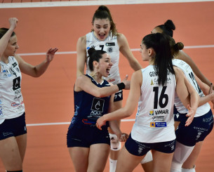 Η Θήρα απέκλεισε τον ΠΑΟΚ με επική ανατροπή και προκρίθηκε στους ημιτελικούς της Volley League Γυναικών