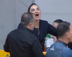 Έξαλλη η Ερντέμ με τη διαιτησία στο Ολυμπιακός-Παναθηναϊκός: Πήρε τεχνική ποινή, πέταξε την πατερίτσα (video)