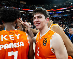 Ποιος είναι ο... αμούστακος Ντε Λαρέα που κλήθηκε να εκτελέσει τις πιο κρίσιμες βολές της ζωής του