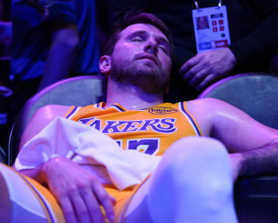 Τι άλλο να κάνει: Ο Ντόντσιτς πέτυχε 100 πόντους σε 24 ώρες!