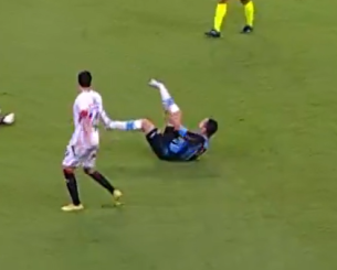 Σοκαριστικό: Παίκτης της Γκρέμιο διέλυσε τον αστράγαλο του και «πάγωσε» όλο το γήπεδο (video)