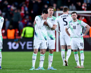 Έξαλλοι οι Ιρλανδοί οπαδοί ζητούν έρευνα, καθώς Τσέχοι επηρέασαν τους παίκτες τους με... σειρήνα (video)