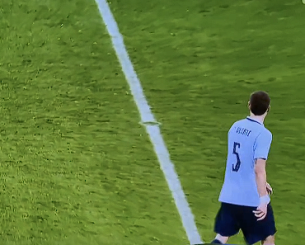 Tρομερό περιστατικό στο Γουέμπλεϊ - Ο διαιτητής έδειξε δύο κίτρινες στον Ουγκάρτε αλλά δεν... αποβλήθηκε