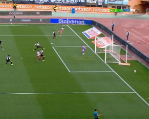 Δοκάρι ο Ολυμπιακός, γλίτωσε το αυτογκόλ ο Λαμπρόπουλος (video)