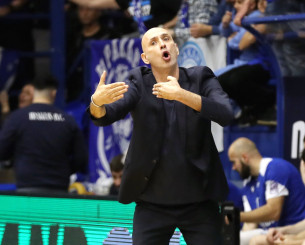 Λούκιτς: «Είναι το χειρότερό μου ματς στον πάγκο του Ηρακλή, νιώθω ντροπή»