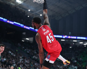 Hall-round Show: Το ρεσιτάλ του Ντόντα Χολ σε άμυνα και επίθεση (video)