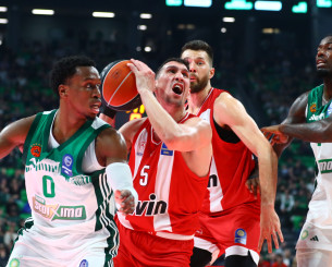 Η επιστροφή της... κόμπρας: Τι προσέφερε στον Ολυμπιακό ο Λαρεντζάκης κόντρα στον Παναθηναϊκό