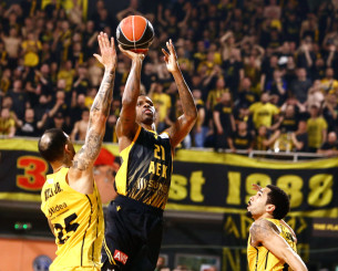 Η ΑΕΚ έδειξε ότι μπορεί να παίξει σε κάθε συνθήκη