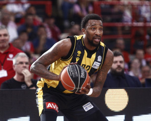 Συγκλονίζει πρώην παίκτης της ΑΕΚ: «Παράτησα τα πάντα γιατί ο 15χρονος γιος μου ήθελε να αυτοκτονήσει»