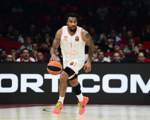 Στα «ραντάρ» του Ερυθρού Αστέρα ο Κρις Τζόουνς