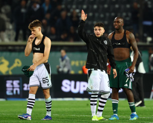 Αντίπαλοι μόνο για 90 λεπτά: Κωνταντέλιας και Τεττέη αντάλλαξαν φανέλες μετά το ΠΑΟΚ - Παναθηναϊκός