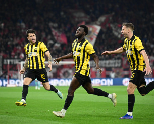 Η ΑΕΚ άλωσε το Καραϊσκάκη κόντρα στον Ολυμπιακό και αγγίζει το πρωτάθλημα