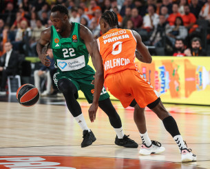 Καταιγιστική Βαλένθια κόντρα στον Παναθηναϊκό: 10 τρίποντα στο πρώτο ημίχρονο