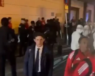 Σκηνές τρόμου στο προπονητικό της Σεβίλλης μετά την ήττα από την Οβιέδο (video)