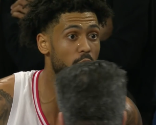 Ένταση ανάμεσα σε Μπαρτζώκα και Ντόρσεϊ (video)