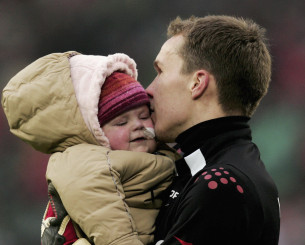 Είπε ψέματα στη γυναίκα του ότι πάει στην προπόνηση - Η τραγική ιστορία του παίκτη που αυτοκτόνησε πέφτοντας στις ράγες του τρένου