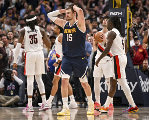 Αμφίβολος ο Γιόκιτς - Κίνδυνος να μείνει εκτός βραβείων