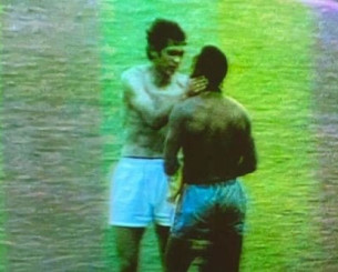 «Εχω τη φανέλα του, είναι άπλυτη ακόμα» - Οταν ο Λουτσέσκου συναντήθηκε με τον Πελέ