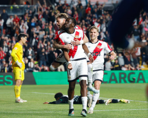 Ο «παγκίτης» Ντεκά έδωσε τη λύση για τη Ράγιο, πριν το πρώτο παιχνίδι με την ΑΕΚ