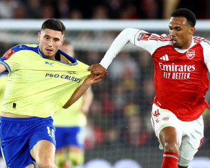 Επικό τρολάρισμα της Σαουθάμπτον σε οπαδό της Άρσεναλ: «Να χαίρεστε το quadruple»