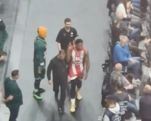 Τα βιντεο με την χειρονομία του Τζόουνς