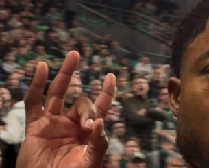 Αυτή είναι η χειρονομία του Ταϊρίκ Τζόουνς που έφερε την καταγγελία της ΚΑΕ Παναθηναϊκός