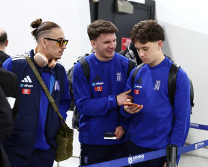 Η αχώριστη τριάδα της Εθνικής που έπαιξε... μπάλα στο αεροδρόμιο