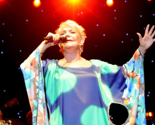 Απ' τον Γκάλη, τον Γιαννάκη και τ' άλλα παιδιά «τα λόγια είναι περιττά» - Οι θρύλοι του μπάσκετ αποχαιρέτησαν την Μαρινέλλα