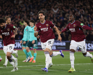 Με σούπερ Μαυροπάνο η Γουέστ Χαμ διέλυσε τη Γουλβς στον «τελικό» παραμονής (videos)