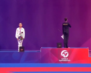 Σάλος στη Σόφια με 15χρονη Ρωσίδα αθλήτρια που γύρισε την πλάτη στην ουκρανική σημαία