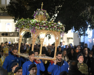 Διεθνείς της εθνικής ομάδας πόλο σήκωσαν τον Επιτάφιο στην Αλεξανδρούπολη (photos)