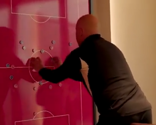 «Είστε σίγουρα προπονητής;»: Ένας 10χρονος «μπλόκαρε» την τακτική του Σλοτ μέσα σε δευτερόλεπτα (video)