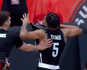 Ο Ταϊρί πρώτα κέρδισε μόνος του τη Μούρθια και μετά έδειχνε τη φανέλα του (video)