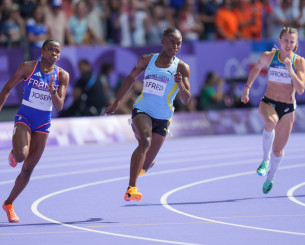 Βολίδα με το καλημέρα η χρυσή Ολυμπιονίκης Άλφρεντ