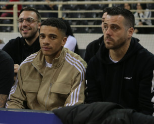 Ενωμένος για την κούπα - Όλη η ποδοσφαιρική ομάδα στο Παλατάκι!