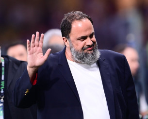 1.000 φανέλες δωρίστηκαν σε σχολεία  του Νότιγχαμ από τον Βαγγέλη Μαρινάκη