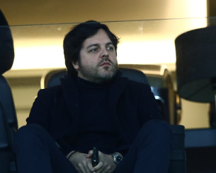 Άμεσος συνεργάτης του Ριμπάλτα ταξίδεψε στο εξωτερικό