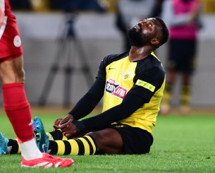 Με ένα γκολ σε 14 ματς από τον βασικό φορ της, μέχρι που να φτάσει η ΑΕΚ