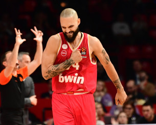 It's Piraeus time: Ο Ολυμπιακός ορίζει την τύχη του (και ο Φουρνιέ τη μουσική)